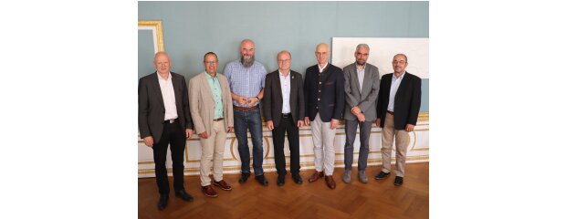 Peter Thumann, Horst Schmid, Christoph Bauer, Dr. Norbert Schäffer, Walter Jonas, Axel Koch, Emanuel Schlosser (v.li.) Gruppenbild Jahresgespräch LBV