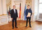 Regierungspräsident Axel Bartelt und Erik Gerhart