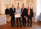 Regierungspräsident Walter Jonas, Michael Mickisch, Stefan Grillmeier (1. Bürgermeister Stadt Mitterteich), Günther Kopp (Stellvertretender Landrat Landkreis Tirschenreuth, v.li.)