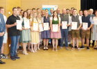 Die Absolventinnen und Absolventen aus dem Landkreis Schwandorf mit Ehrengästen