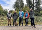 Kreuzotter-Kartierer Andreas Schmiedinger, Revierförster Hans Frisch, Lukas Feichmeier und Dr. Christina Meindl (Regierung der Oberpfalz) und Philipp Bahnmüller (Bayerische Staatsforsten, Forstbetrieb Schnaittenbach, v.li.)
