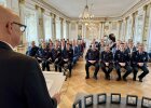Regierungspräsident Walter Jonas begrüßt die Gäste des Festakts im Spiegelsaal der Regierung der Oberpfalz.