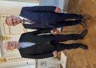 Der neue Leiter des Bereichs Straßenbau am Staatlichen Bauamt Regensburg Michael Breu (re.) mit seinem Vorgänger Berthold Schneider